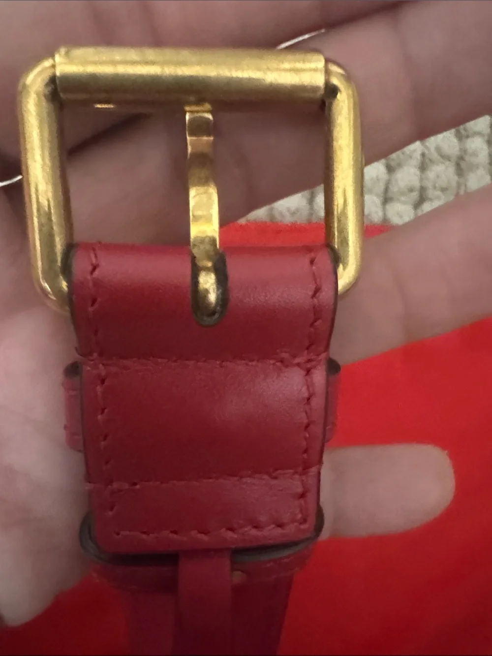 Gucci compact chevron